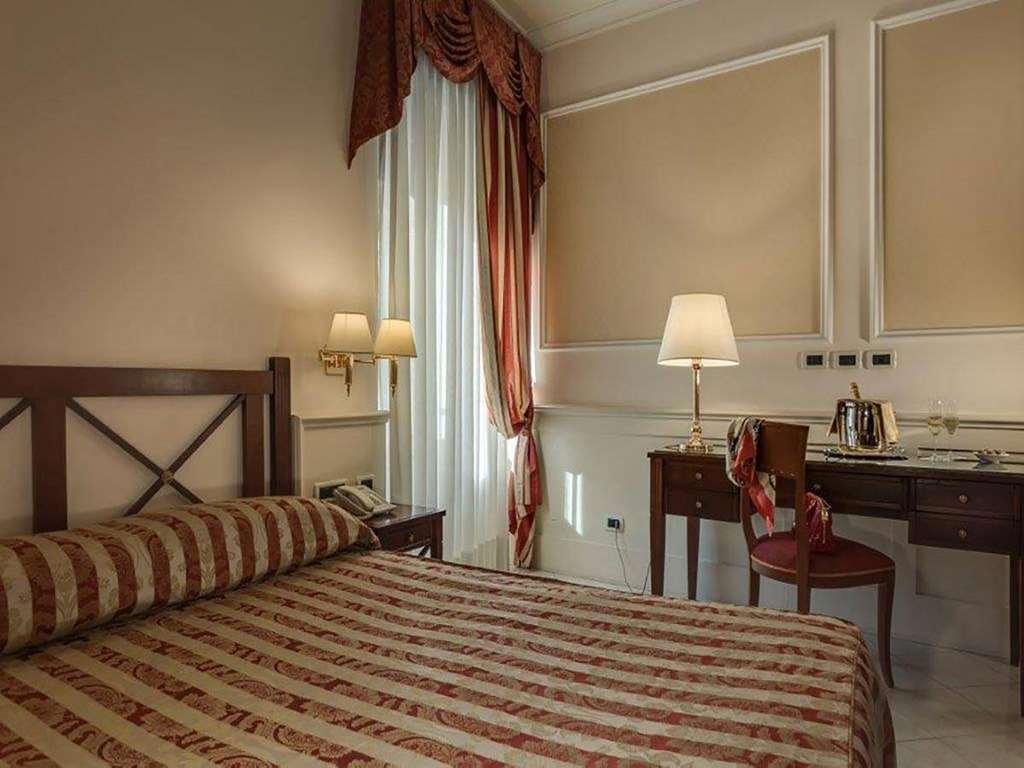 Palazzo Cardinal Cesi Hotel Rome Room photo