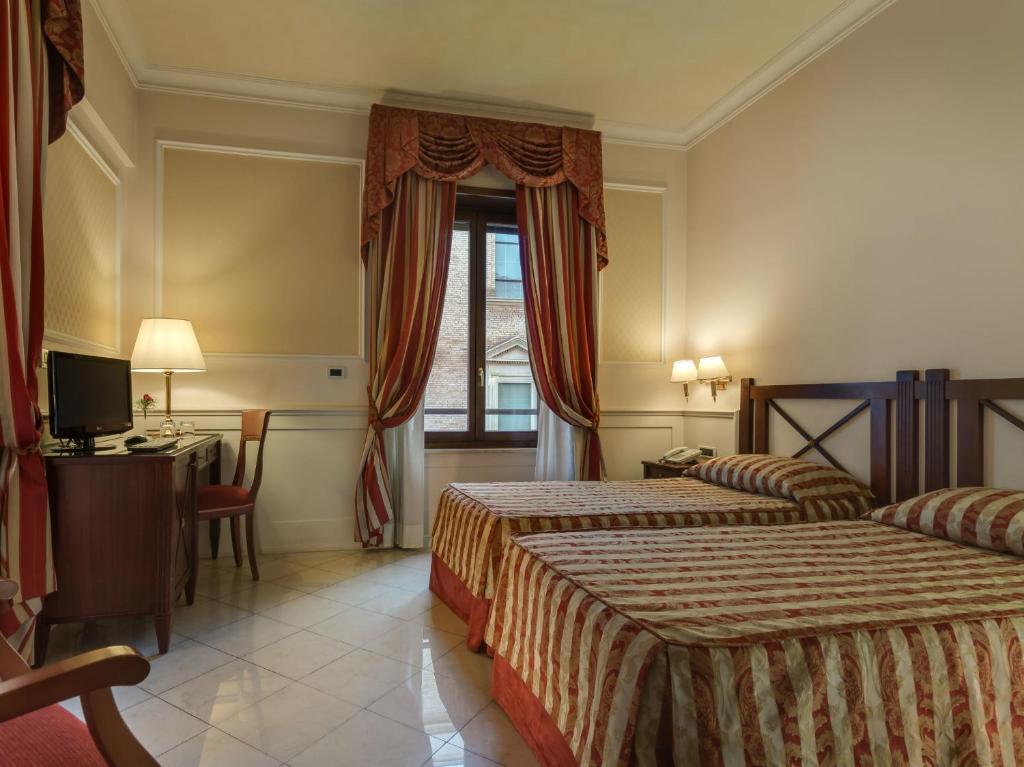 Palazzo Cardinal Cesi Hotel Rome Exterior photo
