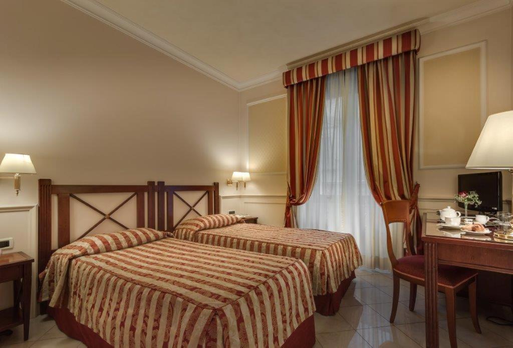 Palazzo Cardinal Cesi Hotel Rome Exterior photo
