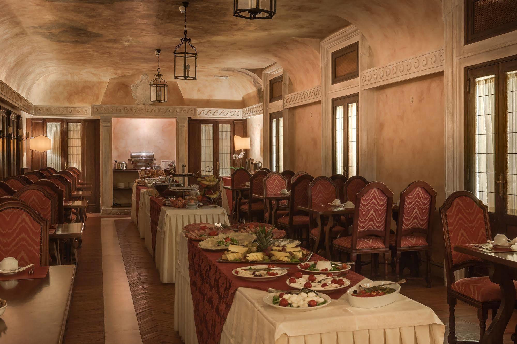 Palazzo Cardinal Cesi Hotel Rome Exterior photo